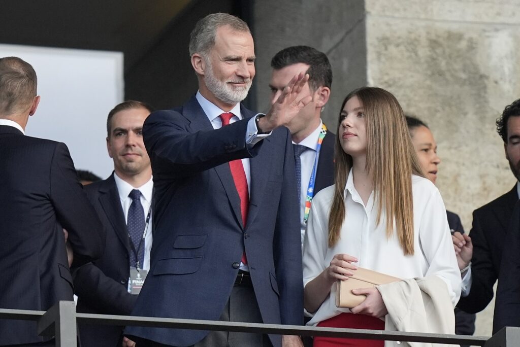 King Felipe VI of Spain, center, attends the final match between Spain and England at the Euro 2024 soccer tournament in Berlin, Germany, Sunday, July 14, 2024. (AP Photo/Matthias Schrader)