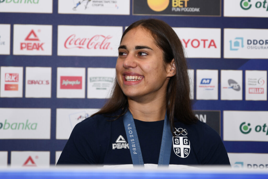 tekvondo reprezentacije Srbije, docek posle osvajanja srebrne medalje na Olimpijadi u Parizu aerodrom Nikola Tesla Surcin, Beograd, 12.08.2024. godine Foto: MN press/ds Tekvondo, Srbija, Docek, Olimpijada, Srebrna medalja, Drugo mesto