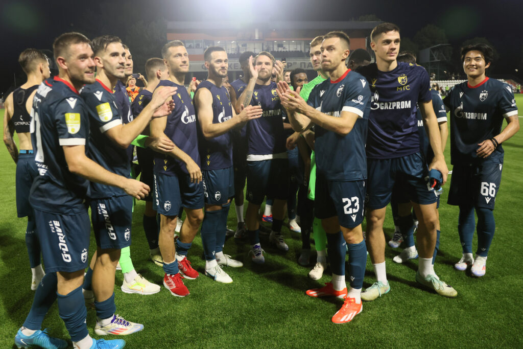 fudbaler Crvene zvezde na utakmici prvenstva Srbije protiv Cukarickog na stadionu Zeleznicara, Pancevo 15.08.2024. godine Foto: Marko Metlas Fudbal, Cukaricki, Prvenstvo Srbije, Crvena zvezda