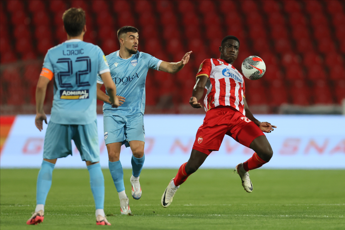 YACOUBA NASSER DJIGA Jakuba Naser Djiga fudbaler Crvene zvezde na utakmici Superlige Prvenstva Srbije protiv Novog Pazara na stadionu Rajka Mitica, Beograd, 10.08.2024. godine Foto: Marko Metlas Fudbal, Crvena zvezda, Superliga Prvenstvo Srbije, Novi Pazar