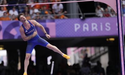 Anthony Ammirati, of France, competes in the men's pole vault qualification at the 2024 Summer Olympics, Saturday, Aug. 3, 2024, in Saint-Denis, France. (AP Photo/Bernat Armangue)