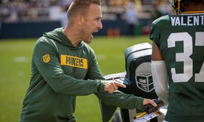 Green Bay Packers' defensive coordinator Jeff Hafley talks to players during NFL football training camp Saturday, July. 27, 2024, in Green Bay, Wis. (AP Photo/Mike Roemer)