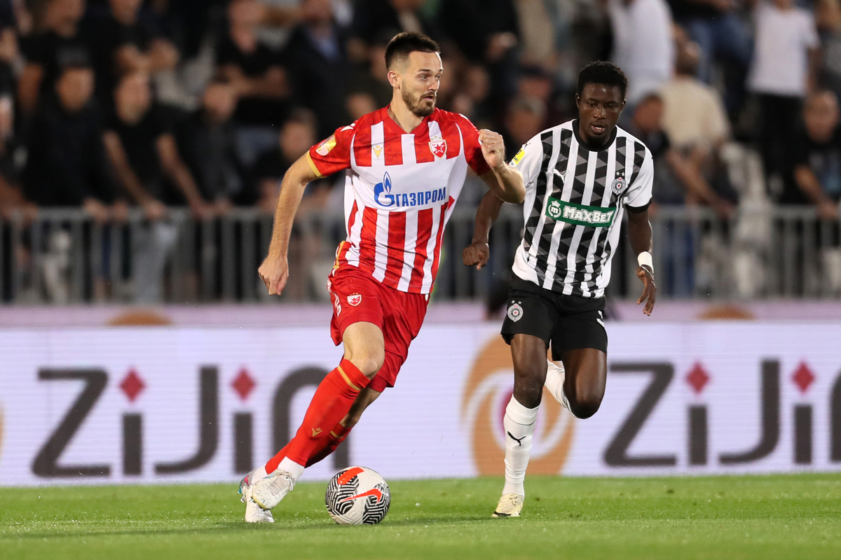 fudbaler Crvene zvezde na utakmici Superlige Prvenstva Srbije protiv Partizana na stadionu JNA, Beograd, 23.09.2024. godine Foto: Marko Metlas Fudbal, Crvena zvezda, Superliga Prvenstvo Srbije, Partizan