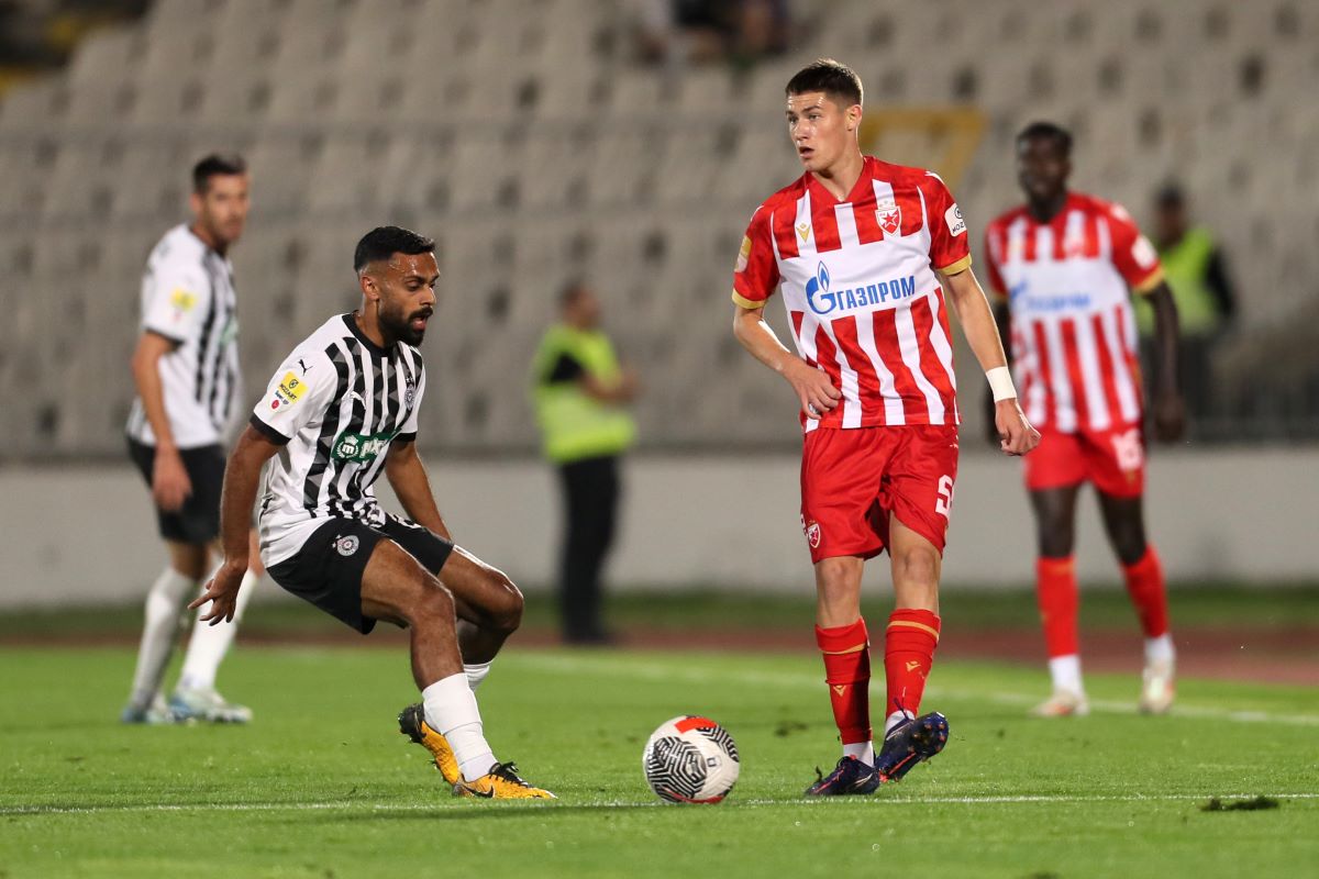 fudbaler Crvene zvezde na utakmici Superlige Prvenstva Srbije protiv Partizana na stadionu JNA, Beograd, 23.09.2024. godine Foto: Marko Metlas Fudbal, Crvena zvezda, Superliga Prvenstvo Srbije, Partizan