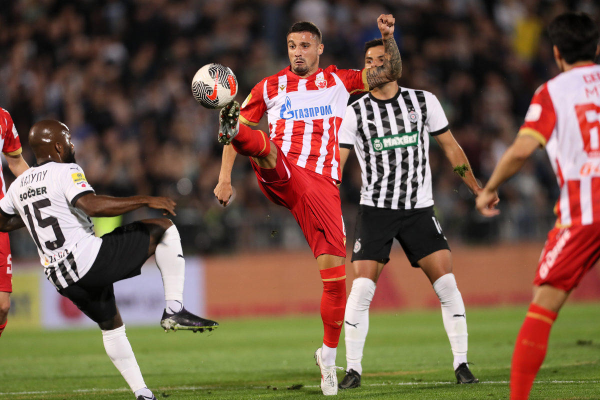 fudbaler Crvene zvezde na utakmici Superlige Prvenstva Srbije protiv Partizana na stadionu JNA, Beograd, 23.09.2024. godine Foto: Marko Metlas Fudbal, Crvena zvezda, Superliga Prvenstvo Srbije, Partizan