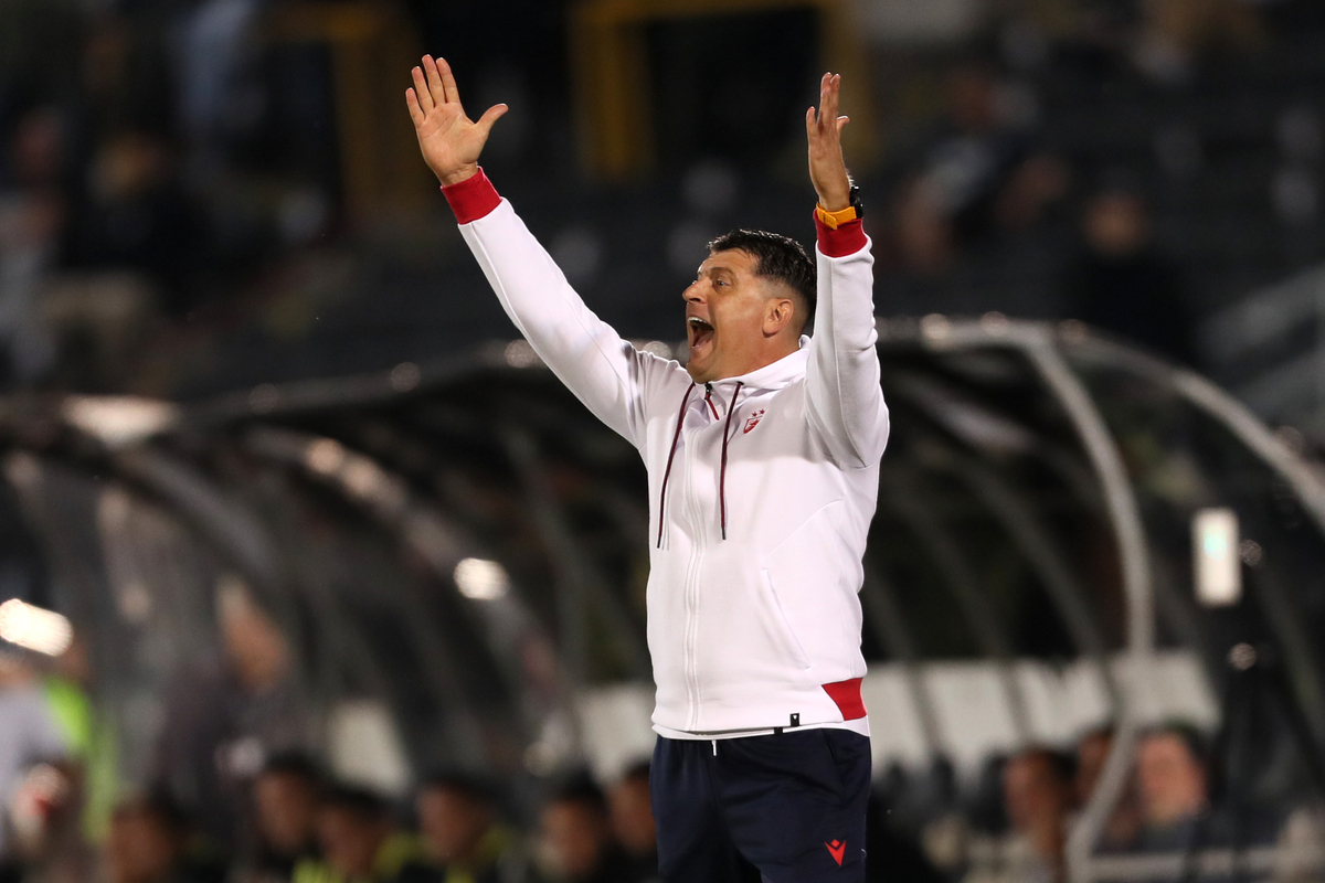 Trener Crvene zvezde na utakmici Superlige Prvenstva Srbije protiv Partizana na stadionu JNA, Beograd, 23.09.2024. godine Foto: Marko Metlas Fudbal, Crvena zvezda, Superliga Prvenstvo Srbije, Partizan