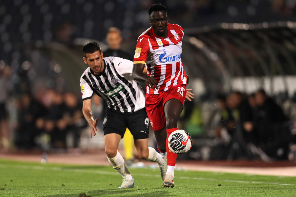 fudbaler Crvene zvezde na utakmici Superlige Prvenstva Srbije protiv Partizana na stadionu JNA, Beograd, 23.09.2024. godine Foto: Marko Metlas Fudbal, Crvena zvezda, Superliga Prvenstvo Srbije, Partizan