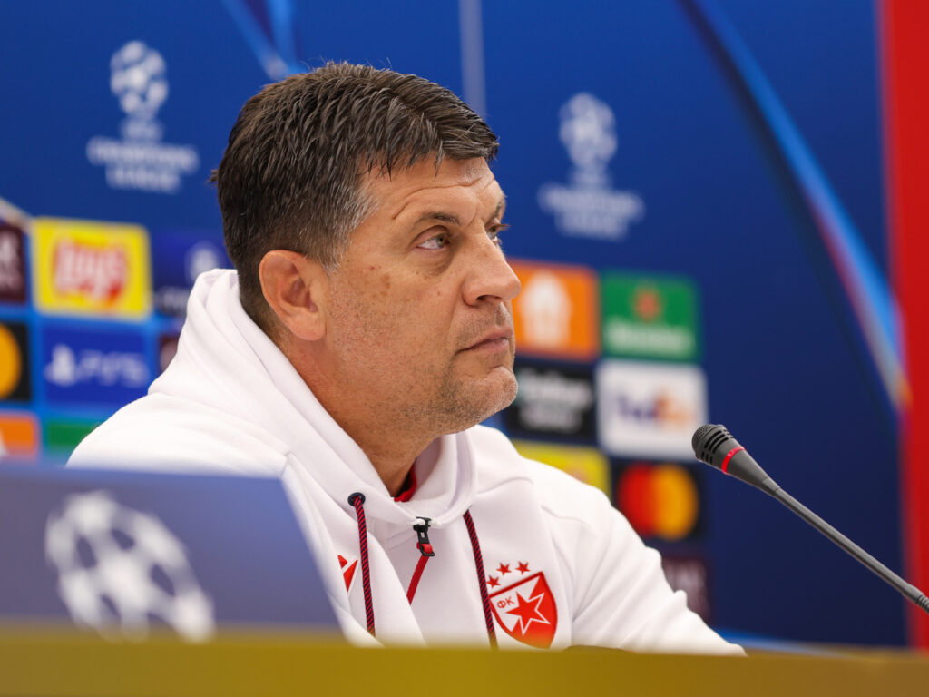 Trener Crvene zvezde na pres konferenciji pred utakmicu UEFA Lige sampiona protiv Benfike na stadionu Rajko Mitic, Beograd 18.09.2024. godine Foto: MN press/dt Fudbal, Crvena zvezda, UEFA Liga Sampiona , Benfika, Pres konferencija