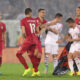 STEFAN MITROVIC, ALEKSANDAR KOLAROV, TAULANT XHAKA Taulant Caka, Zastava Velike Albanije koji vuce dron prekid tuca fudbaleri reprezentacije Srbije na utakmici kvalifikacija za UEFA Evropsko prvenstvo protiv Albanije na stadionu Partizana, Beograd 15.10.2014. godine Foto: Marko Metlas Fudbal, Reprezentacija, Srbija, Albanija, Kvalifikacije za Evropsko prvenstvo, Zastava, Dron, Tuca