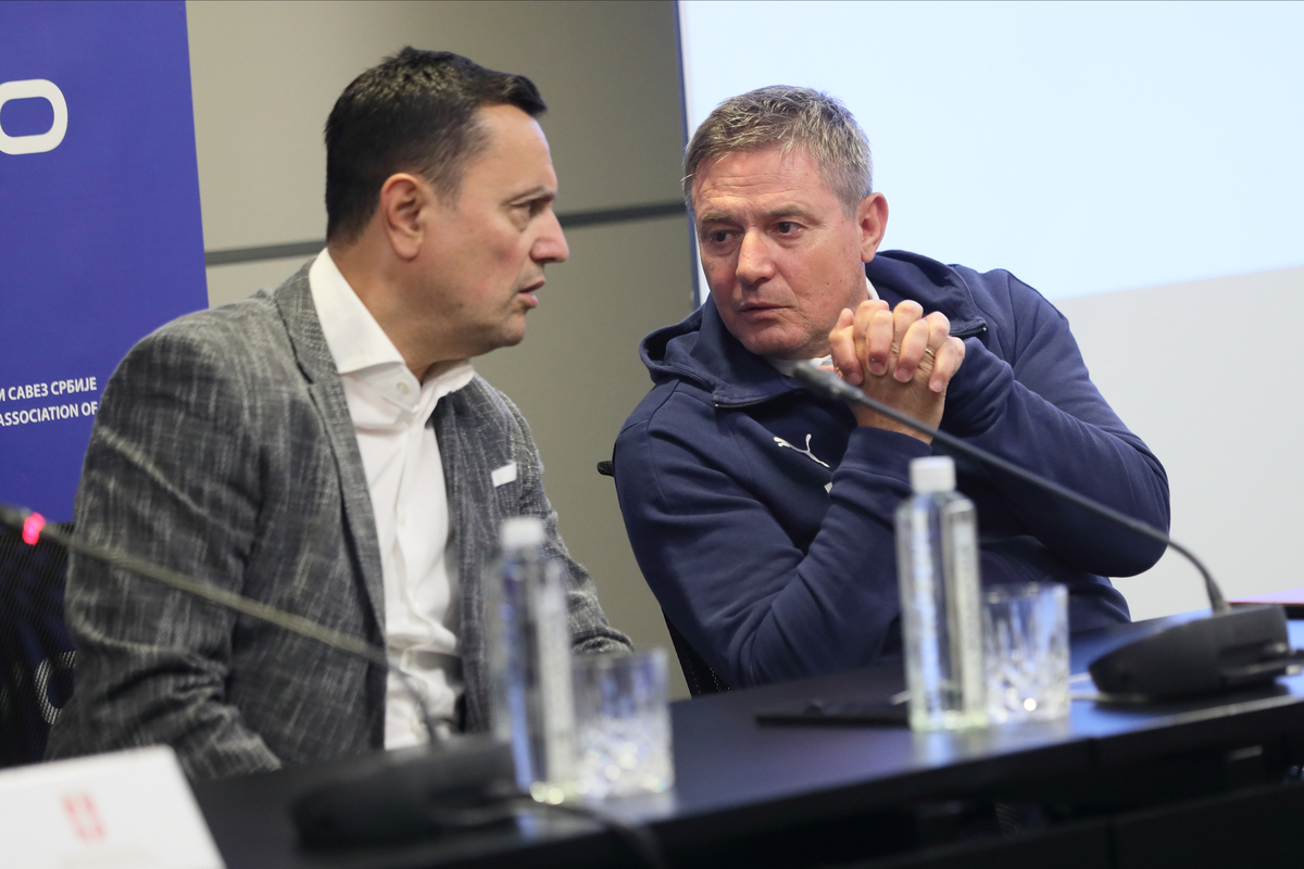 JOVAN SURBATOVIC sekretar FSS i DRAGAN STOJKOVIC PIKSI selektor i trener pres konferencija u sportskom centru FSS, Stara Pazova 30.05.2022. godine Foto: Marko Metlas Fudbal, Srbija