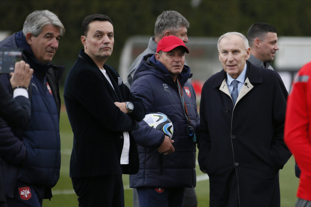 STEVAN STOJANOVIC, JOVAN SURBATOVIC generalni sekretar FSS, DRAGAN DZAJIC predsednik FSS i DRAGAN STOJKOVIC PIKSI selektor na treningu reprezentacije Srbije u sportskom centru FSS, Stara Pazova 20.03.2023. godine Foto: Ivica Veselinov / MN PRESS FSS, TRENING, EURO 2024