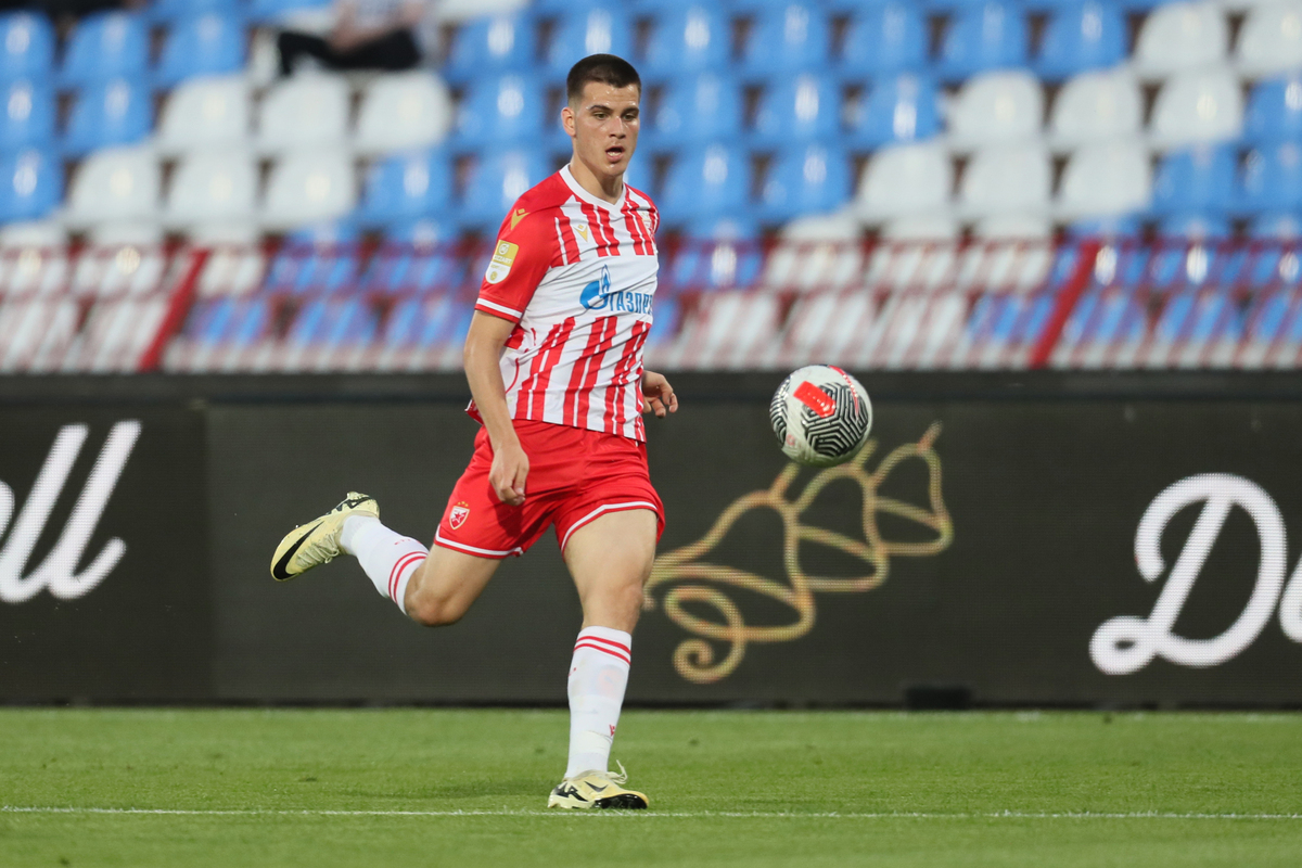 UROS SREMCEVIC fudbaler Crvene zvezde na utakmici Kupa Srbije protiv OFK Vrsca na stadionu Rajka Mitica, Beograd, 10.04.2024. godine Foto: Marko Metlas Fudbal, Crvena zvezda, Kup Srbije, OFK Vrsac