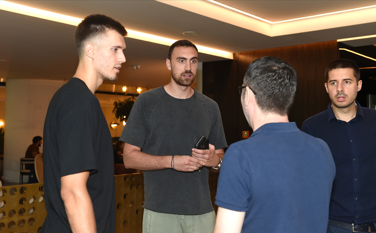 Okupljanje kosarkasa Srbije za pripreme za Olimpijske igre, u hotelu Crowne Plaza. FILIP PETRUSEV, NIKOLA MILUTINOV, MILENKO TEPIC Beograd, 24.06.2024. foto: Nebojsa Parausic Kosarka, Srbija, Kraun Plaza