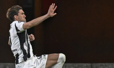 Juventus' Dusan Vlahovic celebrates after scoring during the Serie A soccer match between Genoa and Juventus at the Luigi Ferraris Stadium in Genoa, Italy, Sunday, Sept. 28, 2024. (Tano Pecoraro/LaPresse via AP)