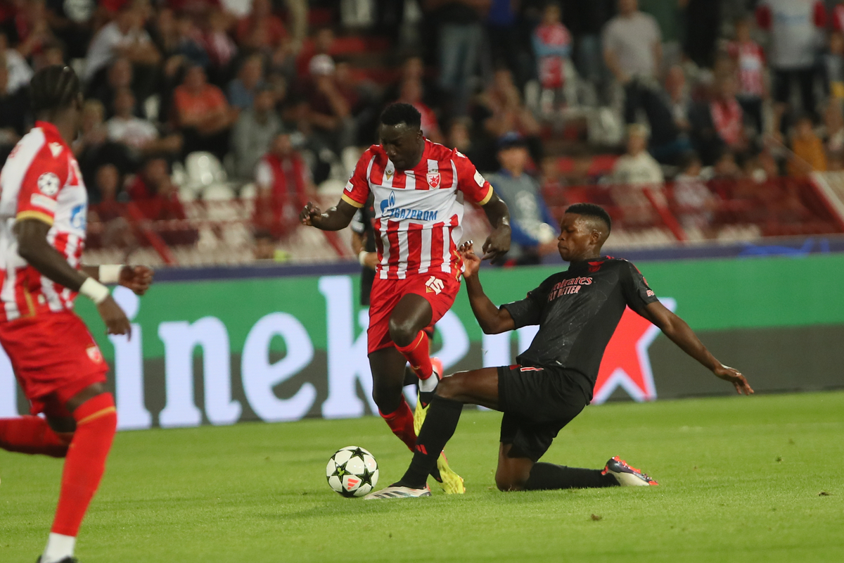 fudbaler Crvene Zvezde na utakmici UEFA Lige Sampiona protiv Benfike na stadionu Rajko Mitic, Beograd 19.09.2024. godine Foto: Ivica Veselinov / MN PRESS FUDBAL, FOOTBALL, UEFA CHAMPIONS LEAGUE, LIGA SAMPIONA, CRVENA ZVEZDA, RED STAR, BENFIKA, BENFICA