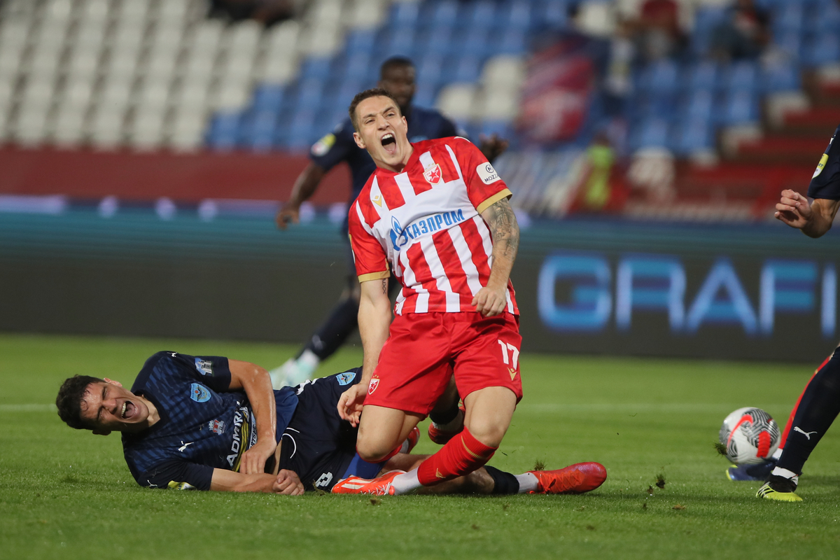 fudbaler Crvene Zvezde na utakmici Mocart Superlige protiv Zeleznicara na stadionu Rajko Mitic, Beograd 27.09.2024. godine Foto: Ivica Veselinov / MN PRESS FUDBAL, FOOTBALL, MOZZART SUPERLIGA, CRVENA ZVEZDA, RED STAR, NATIONAL CHAMPIONSHIP, PRVENSTVO SRBIJE, ZELEZNICAR PANCEVO