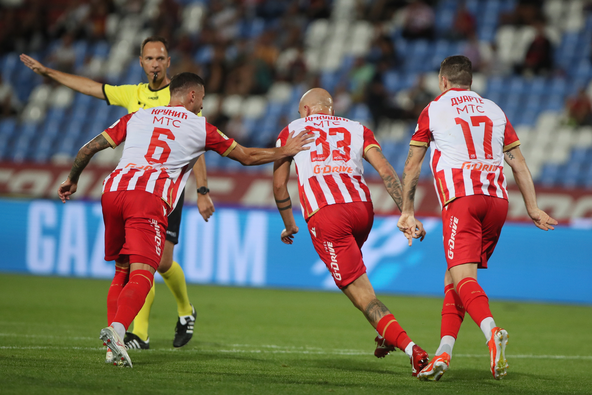 fudbaler Crvene Zvezde na utakmici Mocart Superlige protiv Zeleznicara na stadionu Rajko Mitic, Beograd 27.09.2024. godine Foto: Ivica Veselinov / MN PRESS FUDBAL, FOOTBALL, MOZZART SUPERLIGA, CRVENA ZVEZDA, RED STAR, NATIONAL CHAMPIONSHIP, PRVENSTVO SRBIJE, ZELEZNICAR PANCEVO