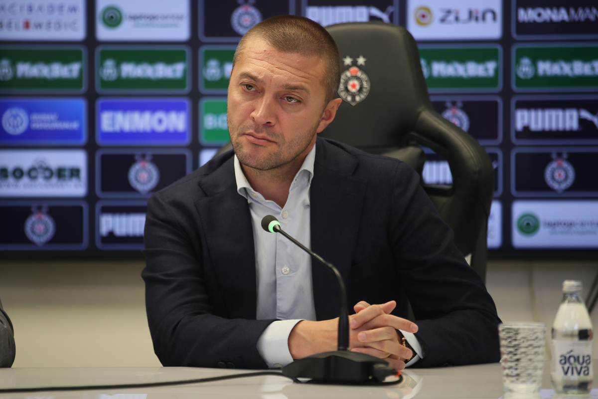 Sportski direktor Partizana na promociji na stadionu Partizana, Beograd 30.09.2024. godine Foto: Ivica Veselinov / MN PRESS FUDBAL, FOOTBALL, FK PARTIZAN, TRENER, KONFERENCIJA, PROMOCIJA