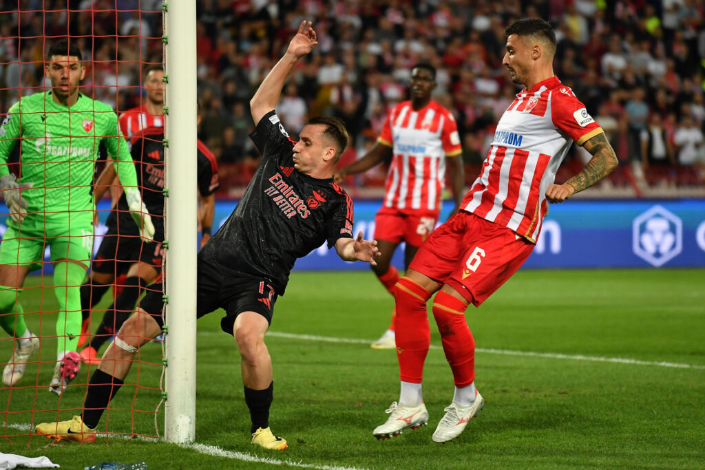 fudbaler Crvene zvezde na utakmici UEFA Lige sampiona protiv Benfike na stadionu Rajko Mitic, Beograd 19.09.2024. godine Foto: MN Press/mi Fudbal, Crvena zvezda, UEFA Liga sampiona, Benfika