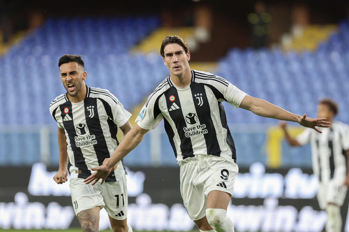 Juventus' Dusan Vlahovic celebrates after scoring during the Serie A soccer match between Genoa and Juventus at the Luigi Ferraris Stadium in Genoa, Italy, Sunday, Sept. 28, 2024. (Tano Pecoraro/LaPresse via AP)