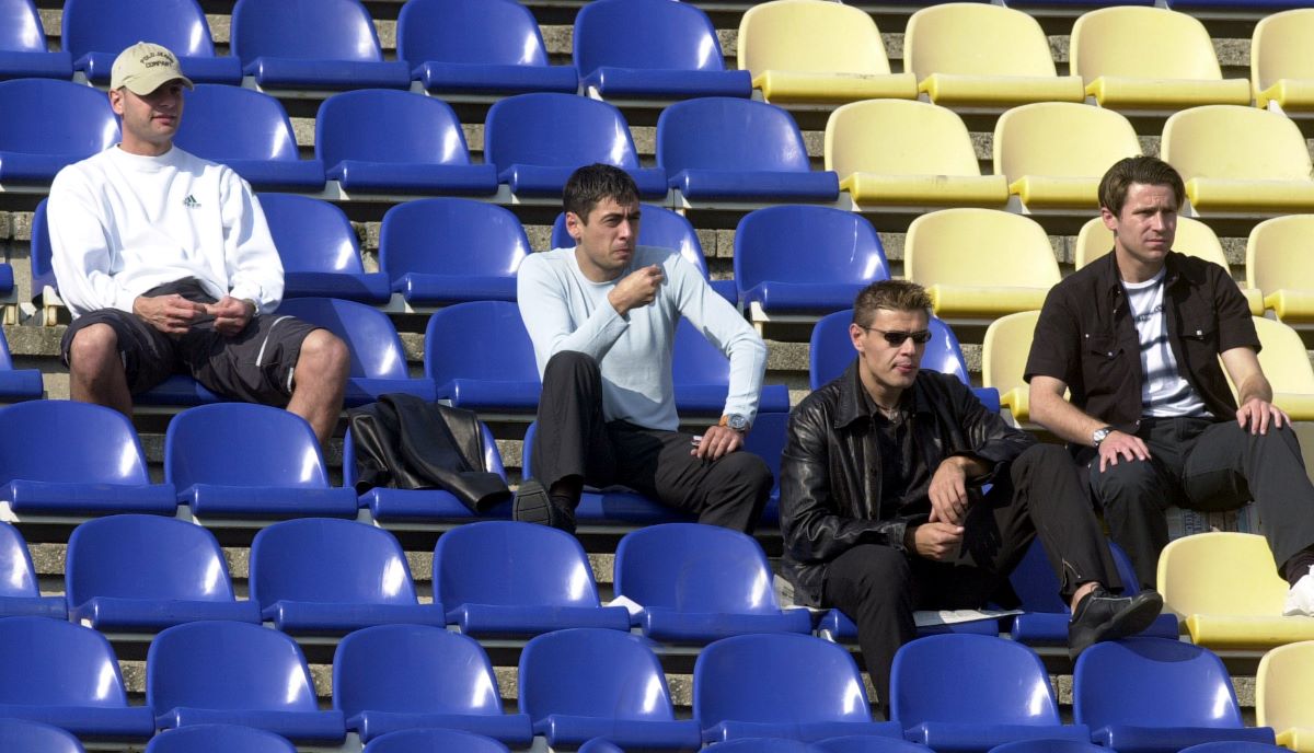 FUDBAL - Nenad Bjekovic Junior, Dragan Ciric, Savo Milosevic i Djordje Tomic, bivsi fudbaleri Partizana, posmatraju utakmicu Partizan - Obilic. Beograd, 01.06.2002. snimio:N.Parausic