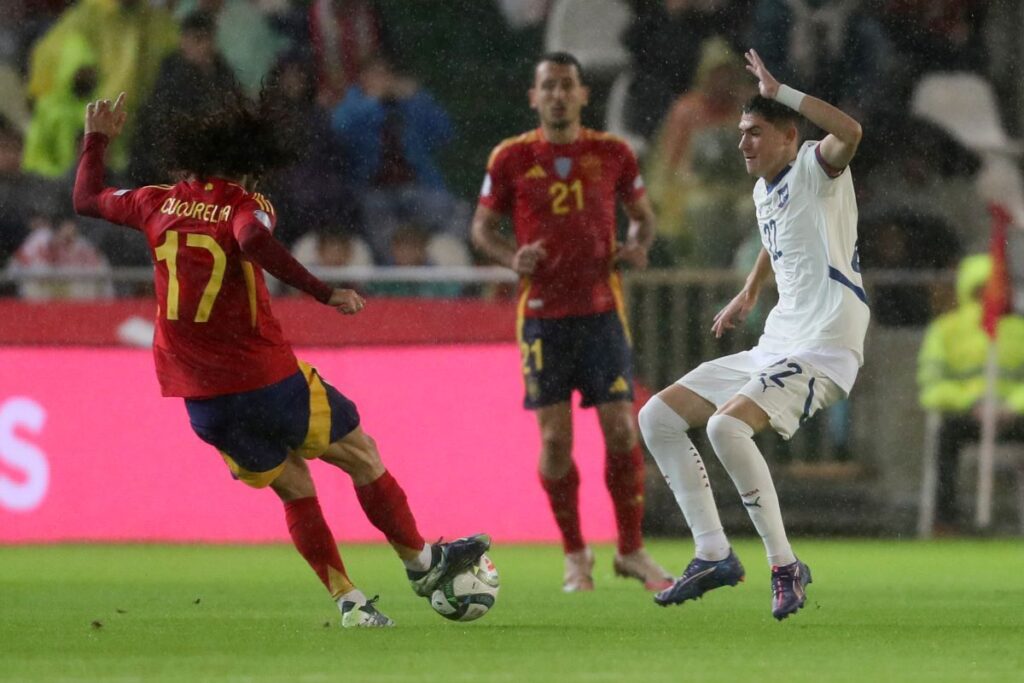 fudbaler reprezentacije Srbije na utakmici UEFA Lige nacija protiv Spanije na stadionu Estadio Nuevo Arcangel, Kordoba 15.10.2024. godine Foto: Marko Metlas Fudbal, Reprezentacija, Srbija, Spanija, UEFA Liga nacija