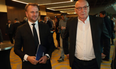 OSTOJA MIJAILOVIC predsednik i DRAGAN TODORIC bivsi sportski direktor proslava kosarkasa Partizana 30 godina od osvajanja Kupa sampiona hotel Kraun Plaza, Beograd 14.04.2022. godine Foto: Marko Metlas Kosarka, Partizan, Kup Evropskih sampiona, Istanbul 1992