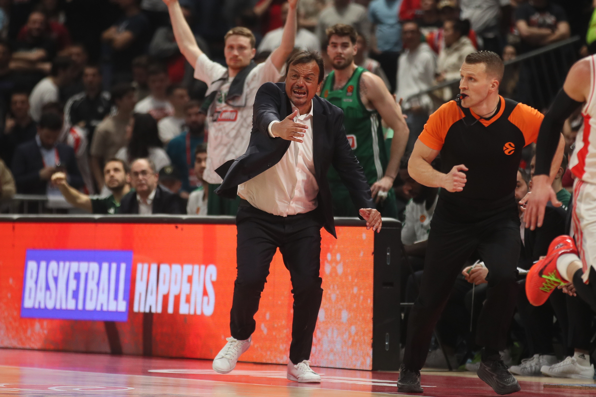 ERGIN ATAMAN trener kosarkasa Panatinaikosa na utakmici Evrolige protiv Crvene zvezde u hali Beogradska Stark Arena, Beograd 20.03.2024. godine Foto: Ivica Veselinov / MN PRESS KOSARKA, BASKETBALL, EVROLIGA, EUROLEAGUE, CRVENA ZVEZDA, PANATINAIKOS, PANATHINAIKOS