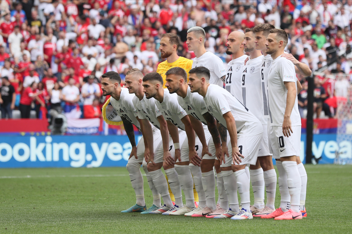 EKIPA fudbalera reprezentacije Slovenije na utakmici UEFA Evropskog prvenstva 2024 godine protiv Srbije na stadionu Minhen fudbal arena, Minhen, 20.06.2024. godine Foto: Marko Metlas Fudbal, Reprezentacija, Srbija, UEFA Evropsko prvenstvo, EURO 2024, Slovenija