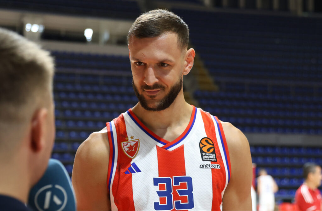 UROS PLAVSIC kosarkas Crvene zvezde na Media dej Evrolige u hali Aleksandar Nikolic Pionir, Beograd 04.09.2024. godine Foto: MN press/ss Kosarka, Crvena zvezda, Evroliga, Media day