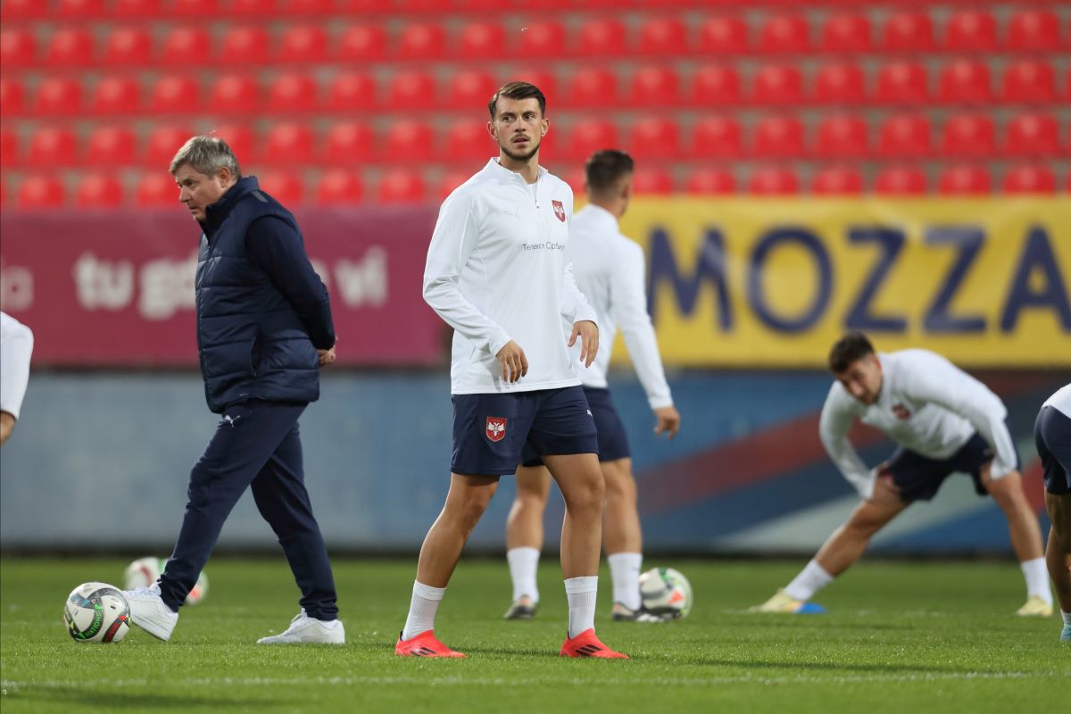 LAZAR SAMARDZIC fudbaleri reprezentacije Srbije trening u sportskom centru FSS, Stara Pazova 07.10.2024. godine Foto: Marko Metlas Fudbal, Srbija, Trening