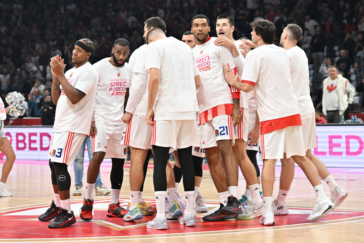 RADOST kosarkasa Crvene zvezde na utakmici Evrolige protiv Barselone u hali Beogradska arena, Beograd 18.10.2024. godine Foto: Marko Metlas Kosarka, Crvena zvezda, Evroliga, Barselona