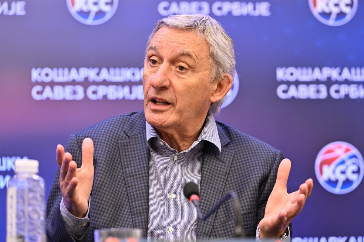 SVETISLAV PESIC selektor i trener kosarkaske reprezentacije Srbije pres konferencija u hotelu Kraun plaza, Beograd,20.10.2024. godine Foto: Marko Metlas Kosarka, Srbija, Pres konferencija