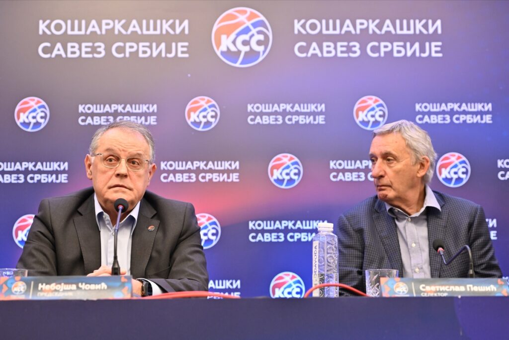 NEBOJSA COVIC predsednik Kosarkaskog saveza Srbije i SVETISLAV PESIC selektor i trener kosarkaske reprezentacije Srbije pres konferencija u hotelu Kraun plaza, Beograd,20.10.2024. godine Foto: Marko Metlas Kosarka, Srbija, Pres konferencija