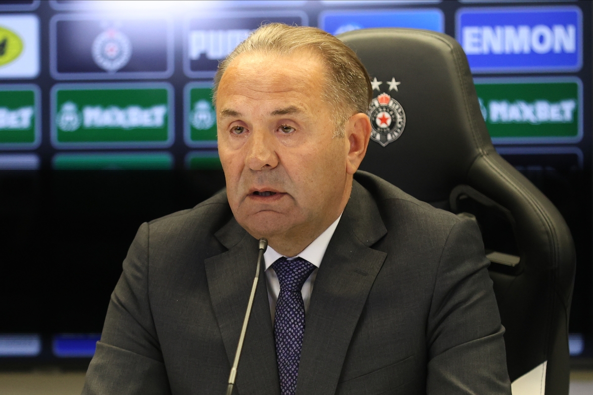 RASIM LJAJIC na pres konferenciji uprave fudbalera Partizana na stadionu Partizana, Beograd 22.10.2024. godine Foto: MN Press/ss Fudbal, Partizan, Pres, Pres konferencija