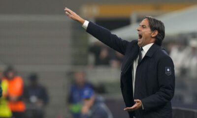 Inter Milan's head coach Simone Inzaghi gives instructions to his players during the Champions League opening phase soccer match between Inter Milan and Red Star, at the San Siro stadium in Milan, Italy, Tuesday, Oct. 1, 2024. (AP Photo/Luca Bruno)