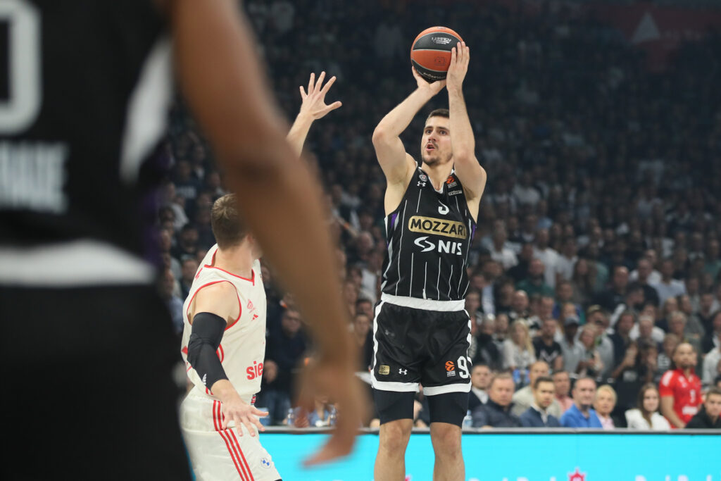 kosarkas Partizana na utakmici Evrolige protiv Bajerna u hali Beogradska Arena, Beograd 15.10.2024. godine Foto: Ivica Veselinov / MN PRESS KOSARKA, BASKETBALL, EVROLIGA, EUROLEAGUE, PARTIZAN, BAYERN, BAJERN