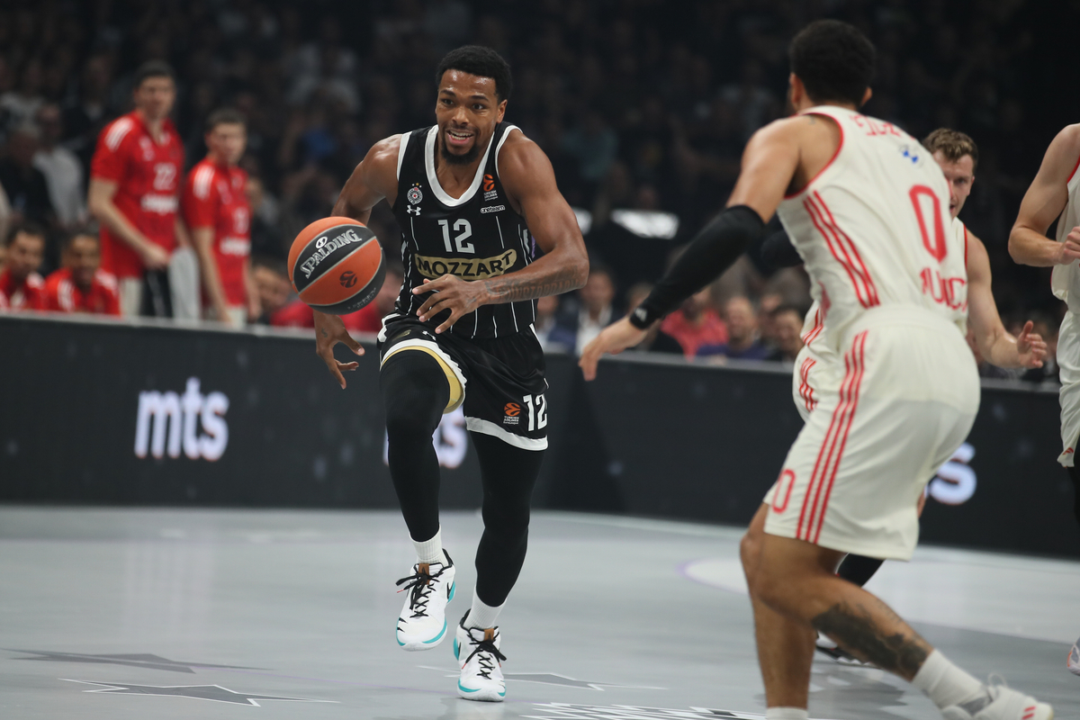 kosarkas Partizana na utakmici Evrolige protiv Bajerna u hali Beogradska Arena, Beograd 15.10.2024. godine Foto: Ivica Veselinov / MN PRESS KOSARKA, BASKETBALL, EVROLIGA, EUROLEAGUE, PARTIZAN, BAYERN, BAJERN