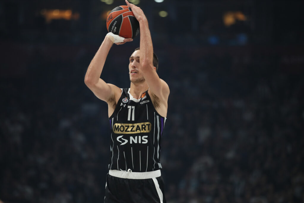kosarkas Partizana na utakmici Evrolige protiv Bajerna u hali Beogradska Arena, Beograd 15.10.2024. godine Foto: Ivica Veselinov / MN PRESS KOSARKA, BASKETBALL, EVROLIGA, EUROLEAGUE, PARTIZAN, BAYERN, BAJERN