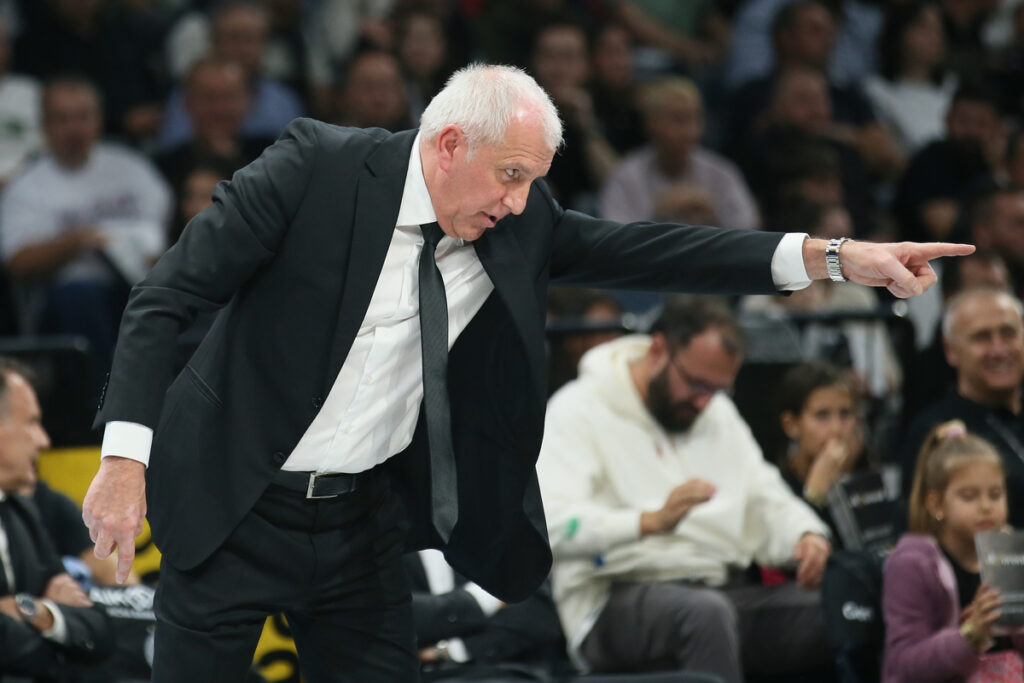 Trener Partizana na utakmici ABA lige protiv Krke u hali Beogradska Arena, Beograd 26.10.2024. godine Foto: Ivica Veselinov / MN PRESS KOSARKA, BASKETBALL, ABA LIGA, ABA LEAGUE, PARTIZAN, KK KRKA NOVO MESTO