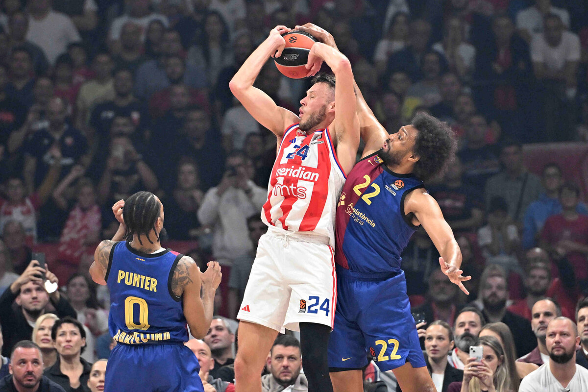 kosarkas Crvene zvezde na utakmici Evrolige protiv Barselone u hali Beogradska arena, Beograd 18.10.2024. godine Foto: Marko Metlas Kosarka, Crvena zvezda, Evroliga, Barselona