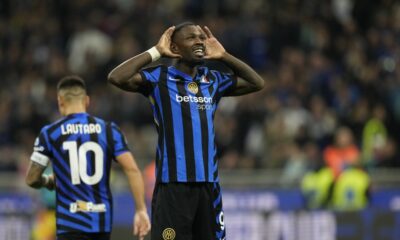 Inter Milan's Marcus Thuram celebrates scoring his side's 2nd goal during the Serie A soccer match between Inter Milan and Torino at the San Siro Stadium, in Milan, Italy, Saturday, Oct. 5, 2024. (AP Photo/Antonio Calanni)