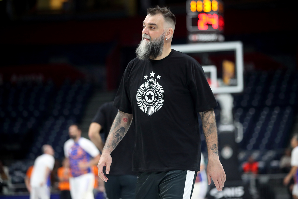 RATKO VARDA kosarkas veterana Partizana na prijateljskoj utakmici protiv veterana Reala Madrid u hali Stark Beogradska arena, Beograd 31.03.2023. godine Foto: Marko Metlas Kosarka, Partizan, Real Madrid