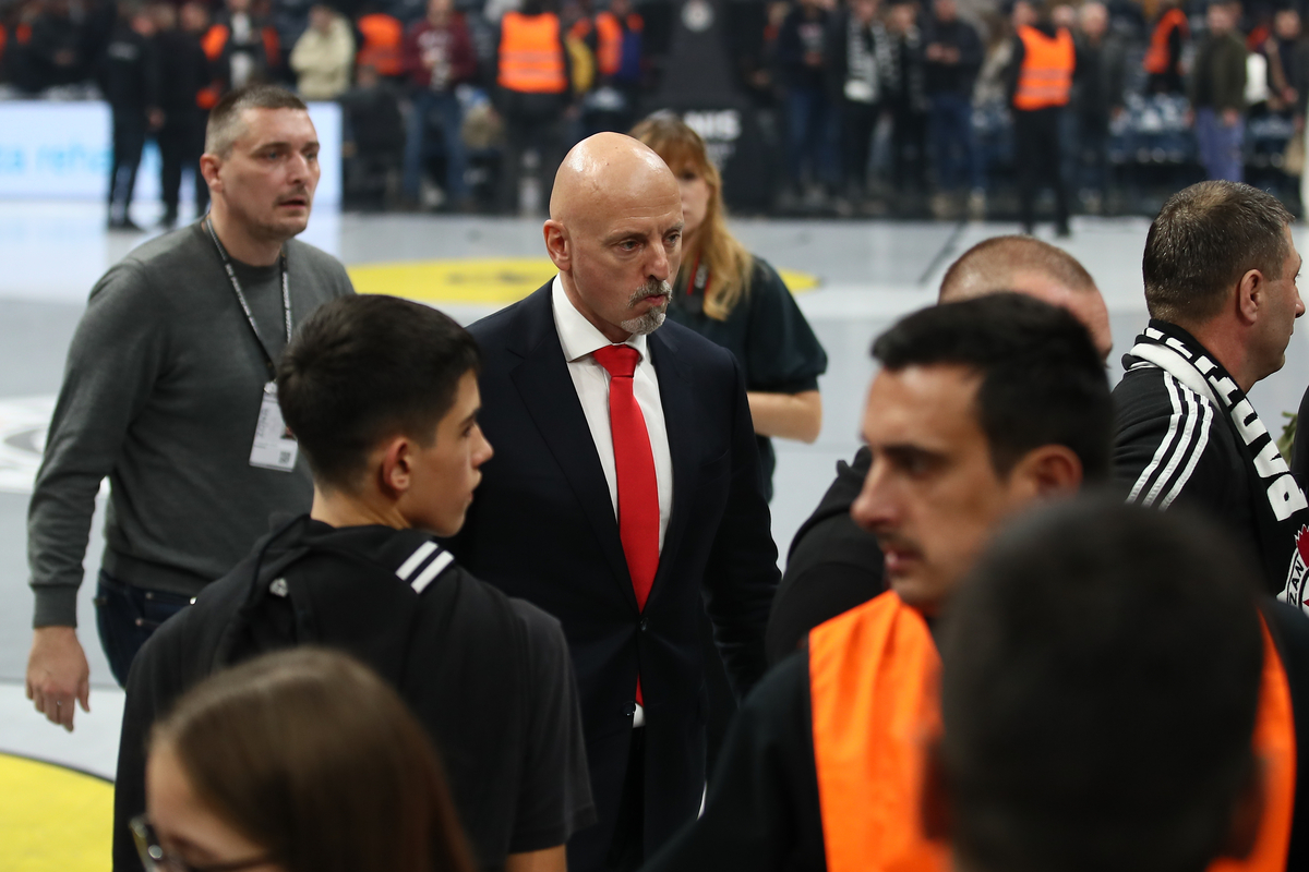 SASA OBRADOVIC trener Monaka na utakmici Evrolige protiv Partizana u hali Beogradska Stark Arena, Beograd 05.12.2023. godine Foto: Ivica Veselinov / MN PRESS KOSARKA, BASKETBALL, EVROLIGA, EUROLEAGUE, PARTIZAN, MONACO, MONAKO