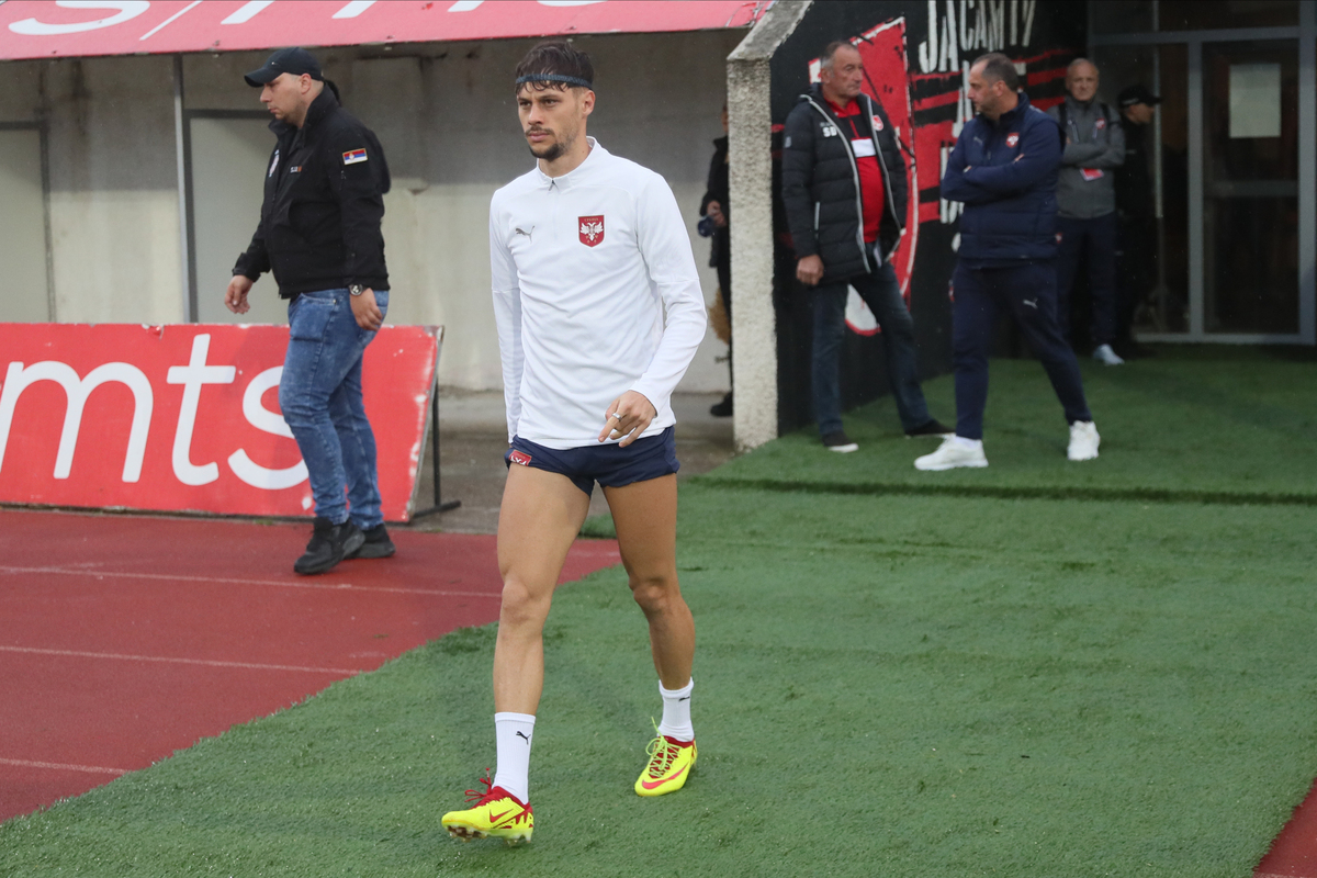 VELJKO BIRMANCEVIC fudbaleri reprezentacije Srbije trening pred utakmicu UEFA Lige nacija protiv Svajcarske na stadionu Cair, Nis 11.10.2024. godine Foto: Marko Metlas Fudbal, Reprezentacija, Srbija, Svajcarska, UEFA Liga nacija , Trening