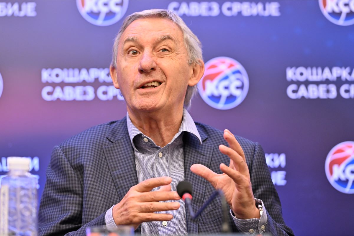 SVETISLAV PESIC selektor i trener kosarkaske reprezentacije Srbije pres konferencija u hotelu Kraun plaza, Beograd,20.10.2024. godine Foto: Marko Metlas Kosarka, Srbija, Pres konferencija