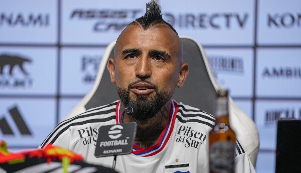 FILE - Chilean soccer player Arturo Vidal speaks at a press conference to present him as a player with Colo Colo at Monumental stadium in Santiago, Chile, Jan 23, 2024. (AP Photo/Esteban Felix, File)