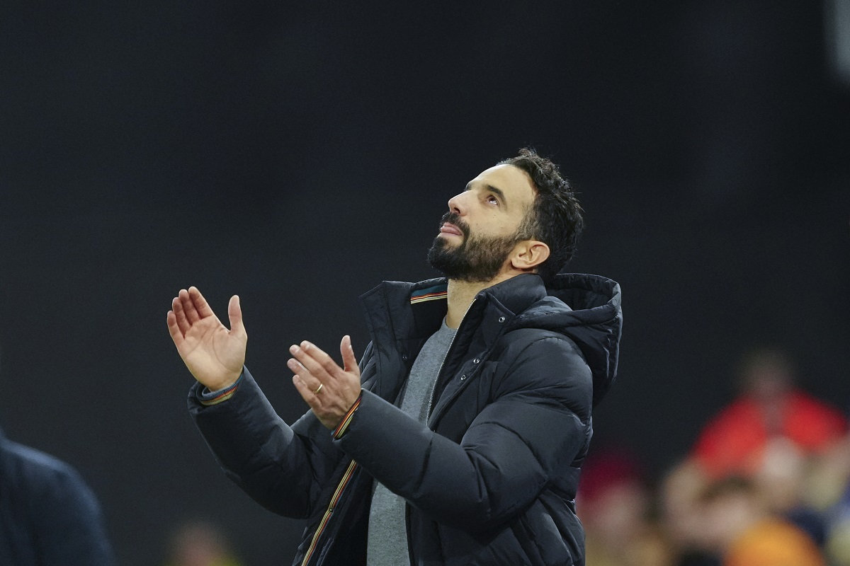 Manchester United's head coach Ruben Amorim reacts during the English Premier League soccer match between Ipswich Town and Manchester United at Portman Road stadium in Ipswich, England, Sunday, Nov. 24, 2024. (AP Photo/Dave Shopland)