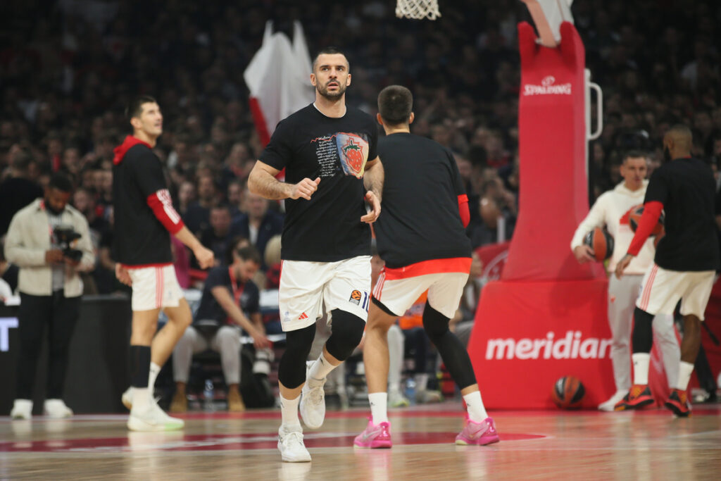 kosarkas Crvene Zvezde na utakmici Evrolige protiv Partizana u hali Beogradska Arena, Beograd 21.11.2024. godine Foto: Ivica Veselinov / MN PRESS KOSARKA, BASKETBALL, EVROLIGA, EUROLEAGUE, CRVENA ZVEZDA, PARTIZAN