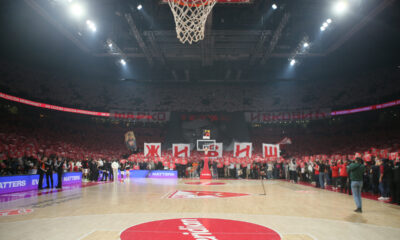 Navijači Crvene Zvezde na utakmici Evrolige protiv Partizana u hali Beogradska Arena, Beograd 21.11.2024. godine Foto: Ivica Veselinov / MN PRESS KOSARKA, BASKETBALL, EVROLIGA, EUROLEAGUE, CRVENA ZVEZDA, PARTIZAN